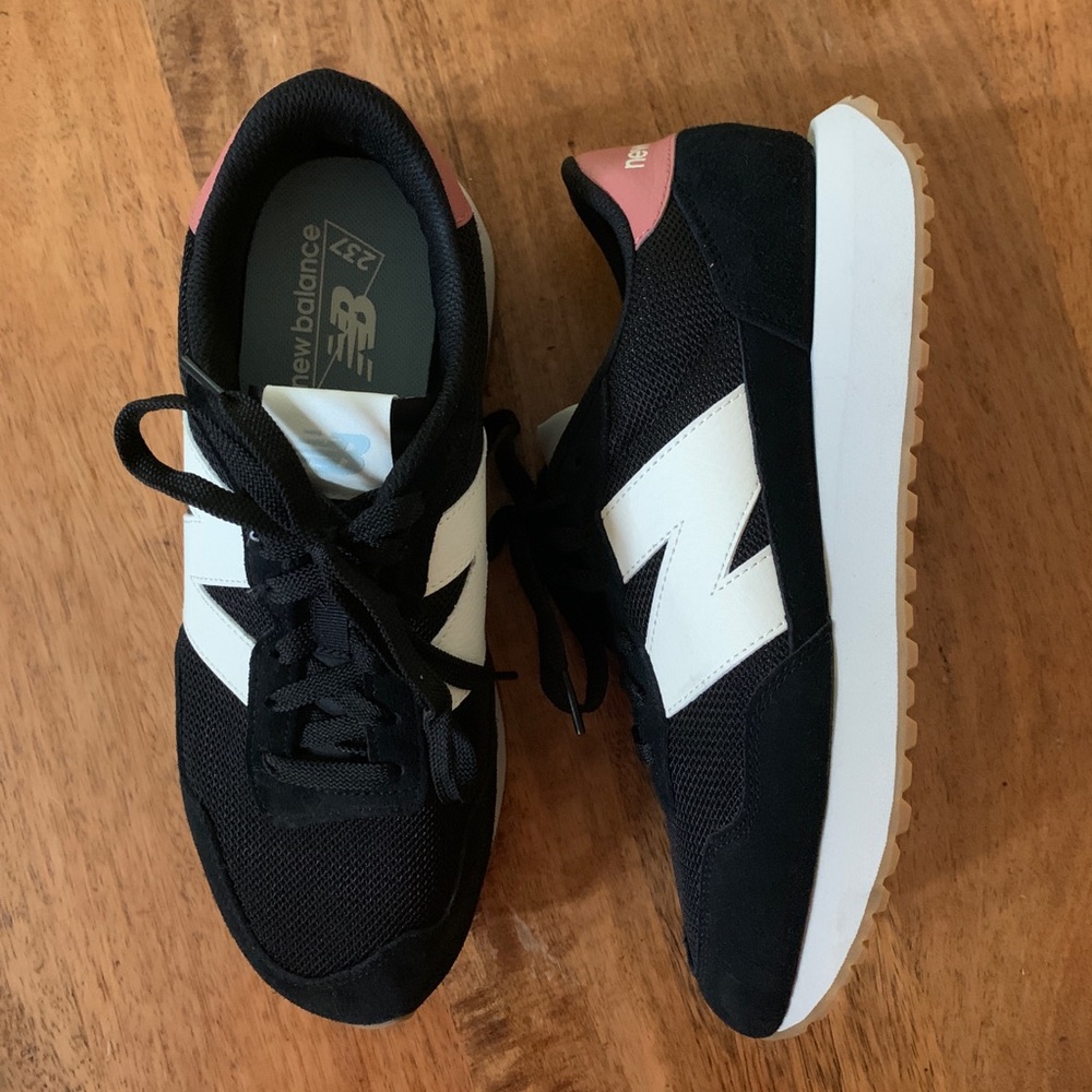 New Balance 237 - black & pink